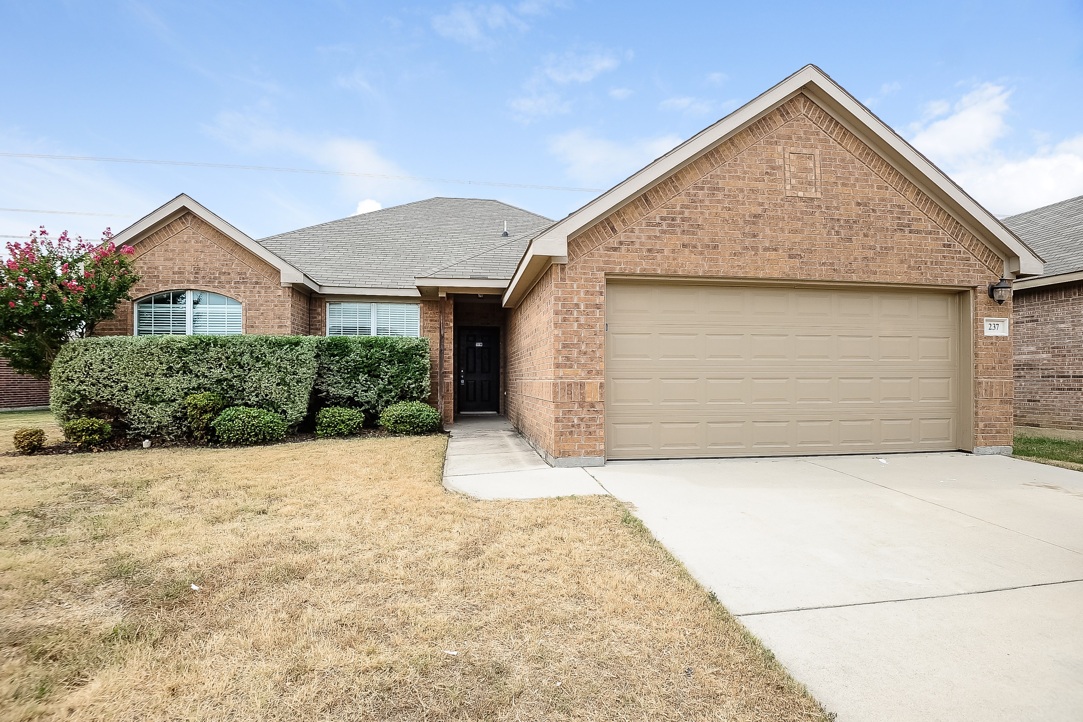 237 Kennedy Dr Crowley, TX 76036